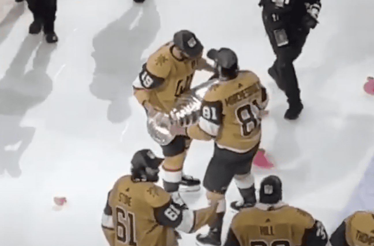 Vegas Golden Knights, Reilly Smith passes Stanley Cup to Jonathan Marchessault